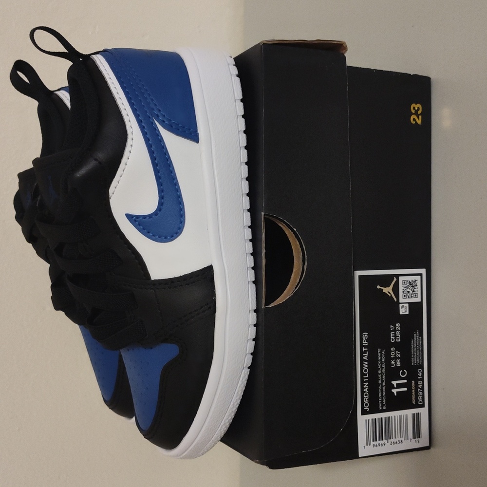 Juniors boys Jordan 1 low ALT